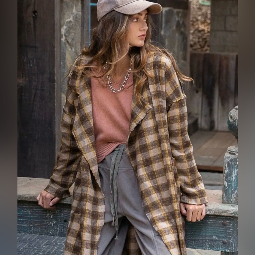 NWOT POL Plaid Raw Hem Trench
Style Jacket - Large ( NOT BROWN*)